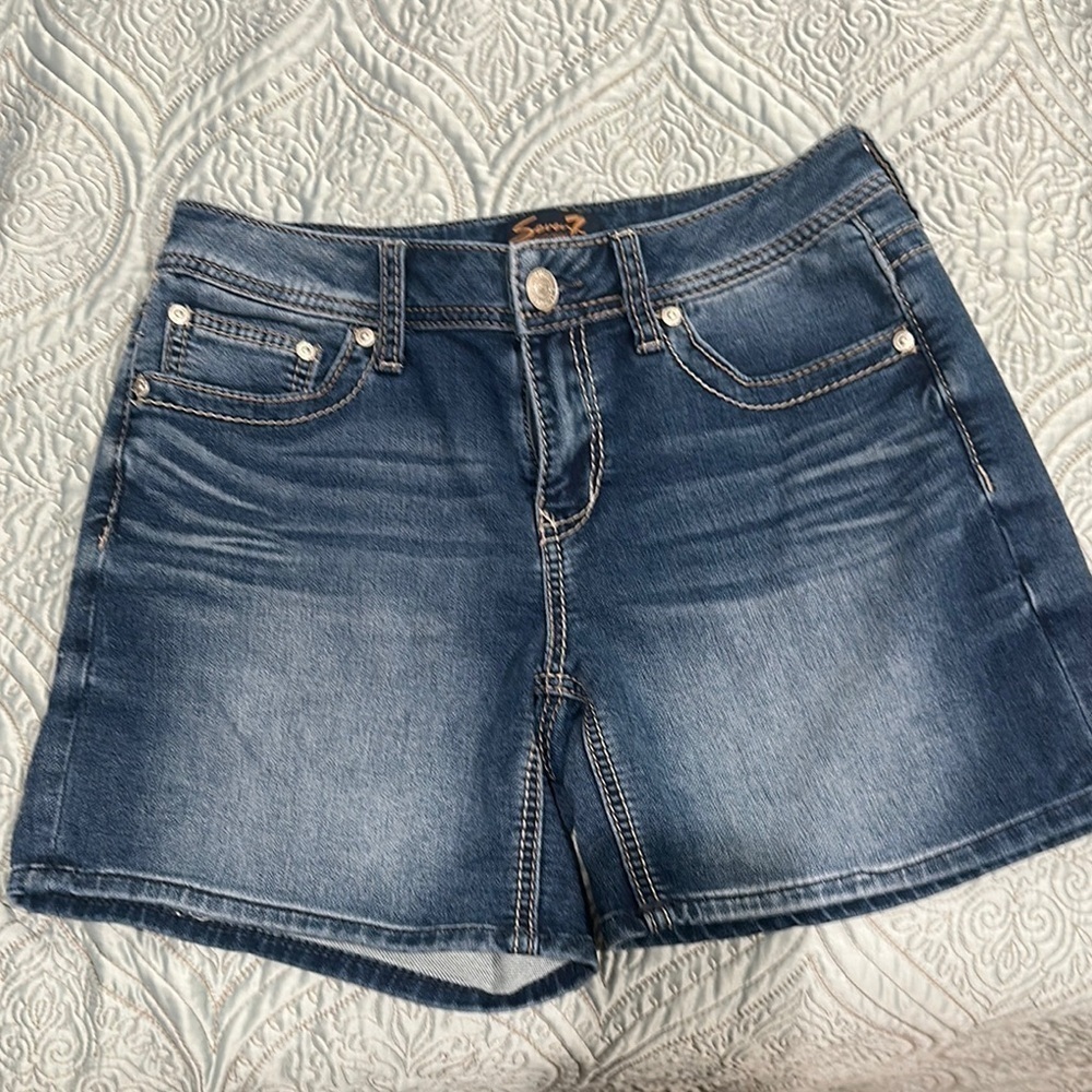 Seven 7 denim shorts size 6
